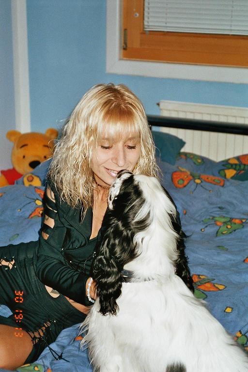Das bin ich mit Apollo, meinem ehemaligen Hund. Den habe ich ganz Lieb gewonnen aber musste ihn wegen dem Umzug nach Deutschland leider zur�ck lassen. Derzeit lebt er bei Zieheltern